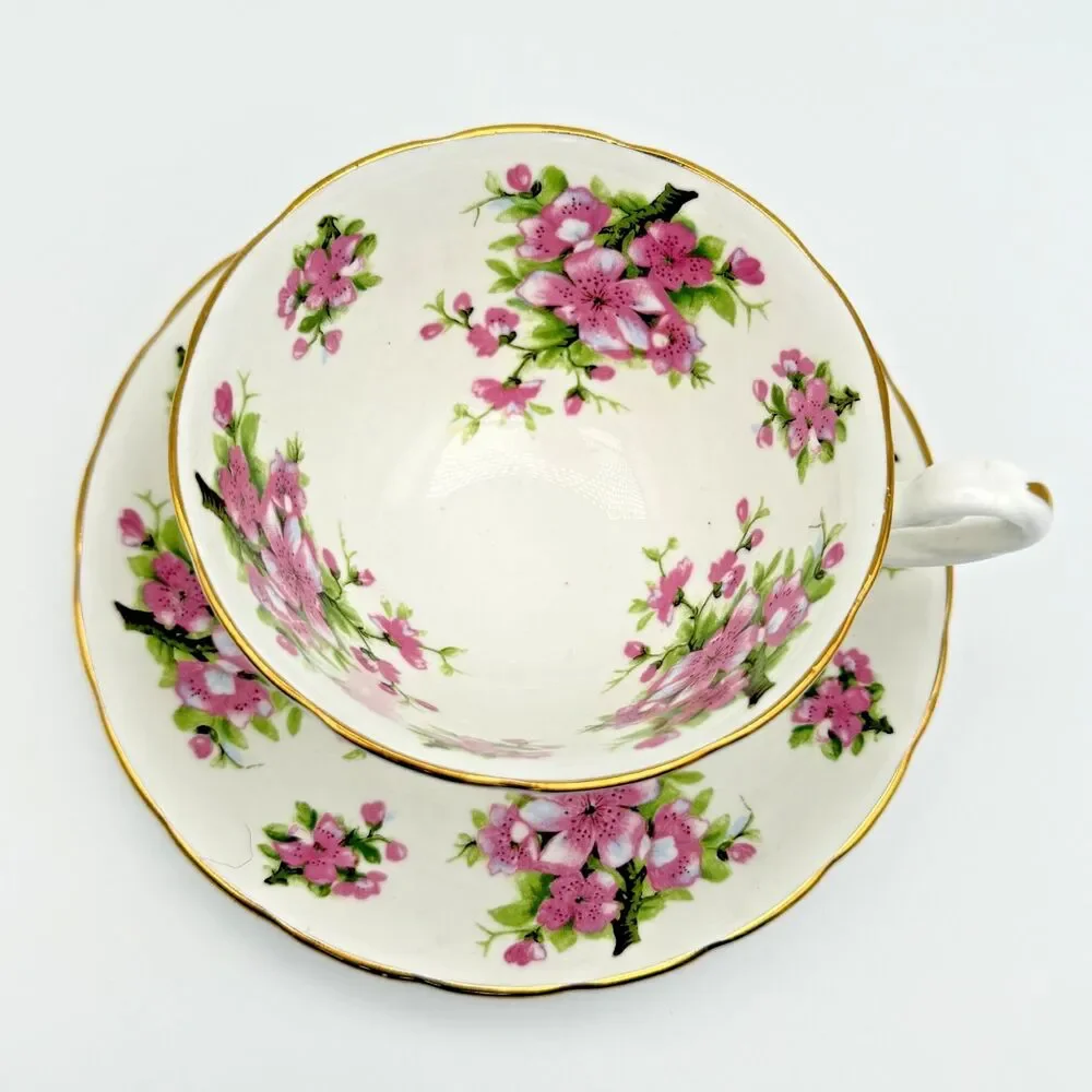 Royal Chelsea England Fine Bone China Tea Cup & Saucer Set Pink Floral Gold Trim